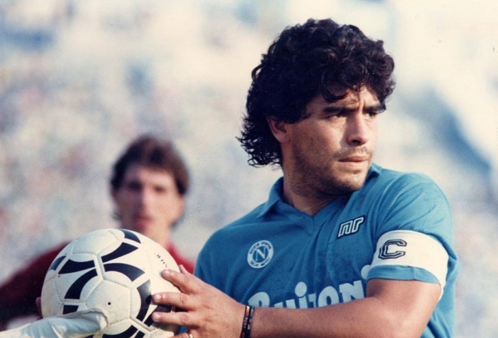Bí ẩn sau khi Diego Maradona qua đời, 8 người đối mặt 25 năm trong song sắt