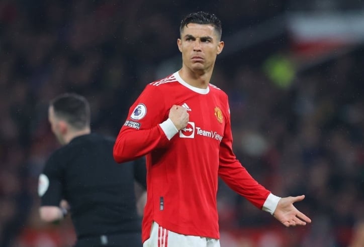 Ronaldo từ chối mức lương kỉ lục từ 'đại gia' dầu mỏ, tiếp tục chinh chiến châu Âu