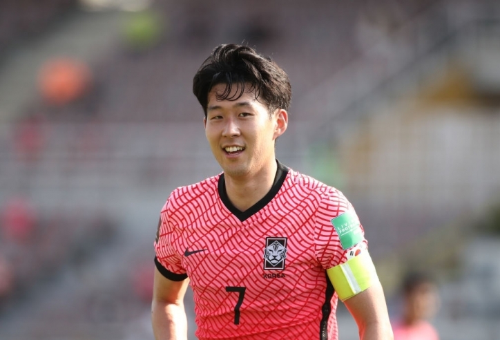 Son Heung-min 'mang bất ngờ' cho các đồng đội tại Tottenham