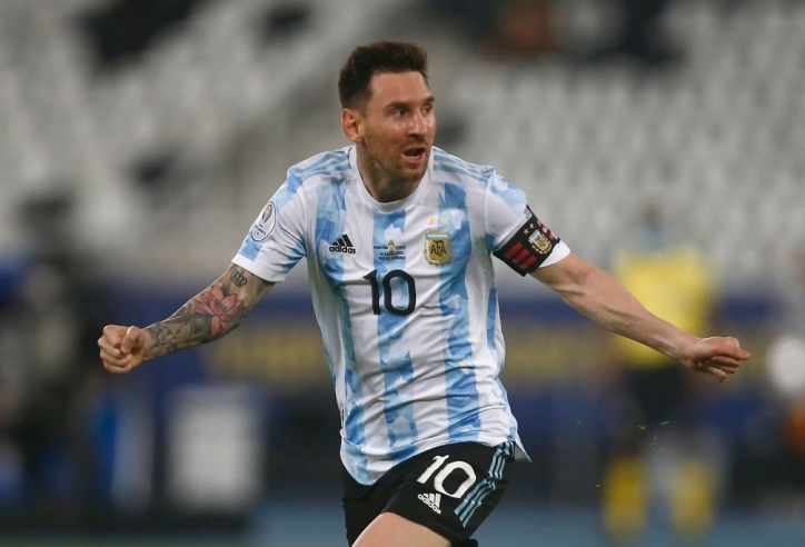 Messi chính thức vượt qua Ronaldo, trở thành ‘Nhà Vua đương đại’