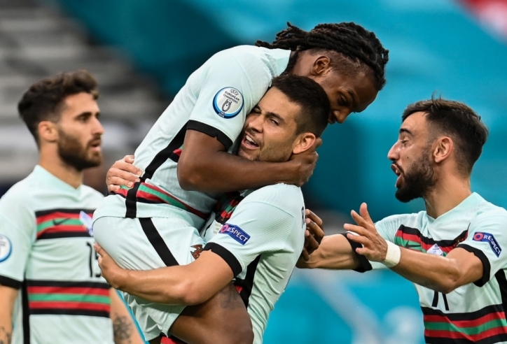 Sao Bundesliga khiến thủ thành Hungary đứng hình, mang về bàn thắng cho Bồ Đào Nha