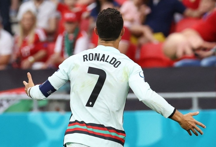 Ronaldo lập công viết lên trang mới cho lịch sử EURO
