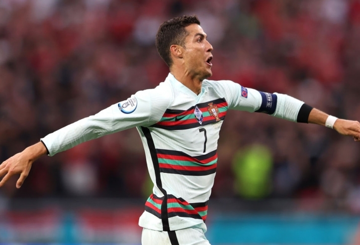 Ronaldo ghi bàn mở khoản tại EURO 2021, phá kỷ lục mọi thời đại