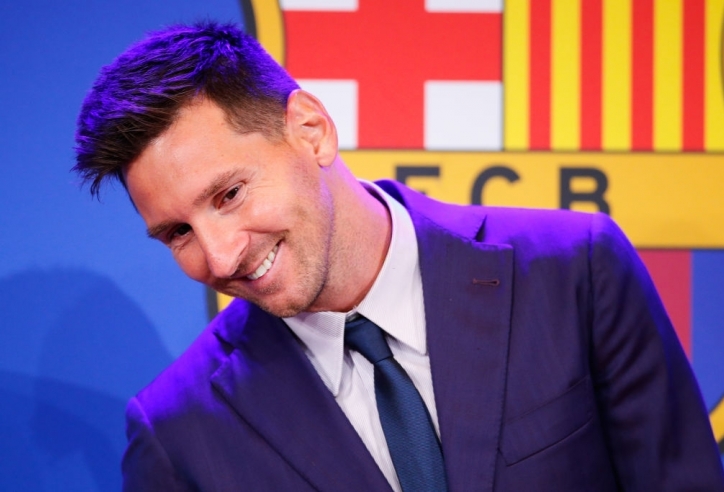Messi rời họp báo, tức tốc bay đến Pháp để chuẩn bị ký hợp đồng mới?