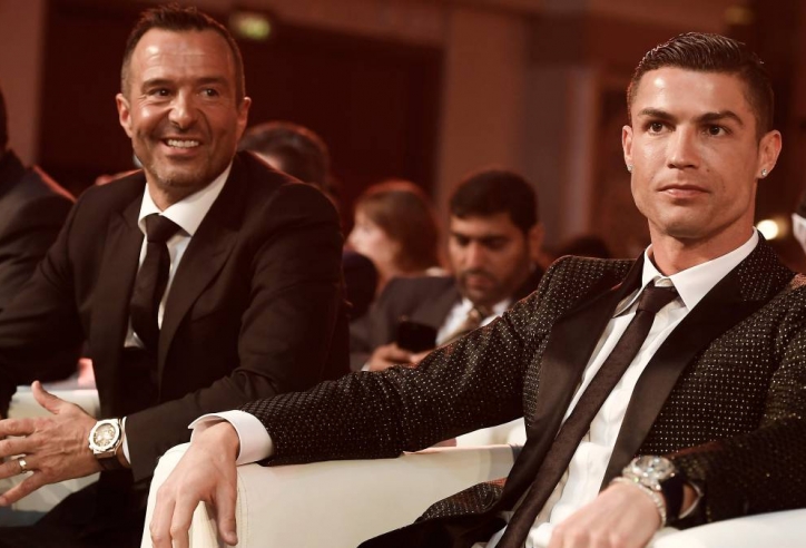 Sếp lớn Juventus làm sáng tỏ 100% tương lai của Ronaldo