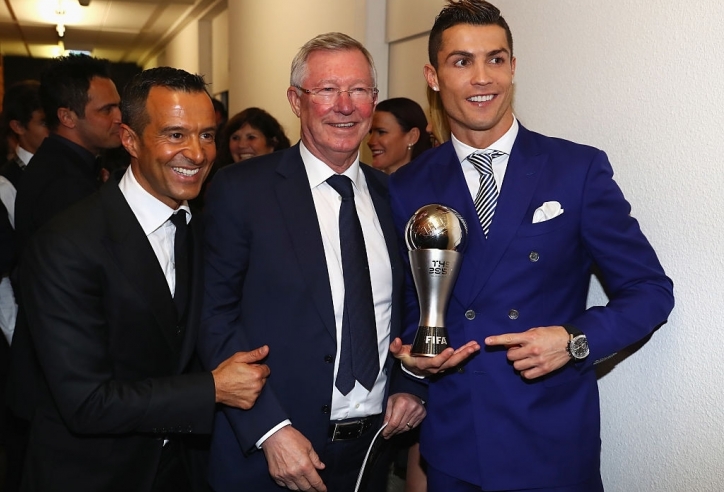 Vượt qua hàng loạt siêu sao, Ronaldo trên đỉnh thế giới với ‘thành tích thế kỷ’