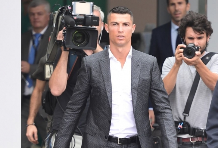 Chuyển nhượng bóng đá tối 27/1: Ronaldo có bến đỗ mới, MU ký HLV Zidane?