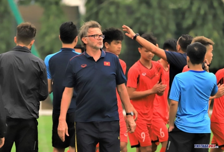 HLV Troussier muốn gắn bó với Việt Nam vì mục tiêu World Cup