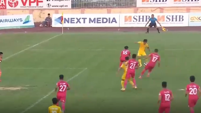 VIDEO: Cựu tuyển thủ Việt Nam ghi bàn tinh tế không kém các siêu sao thế giới