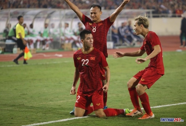 Hai trụ cột ĐT Việt Nam có nguy cơ bị treo giò trận gặp UAE