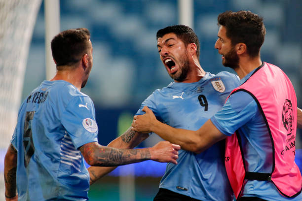 Luis Suarez giúp Uruguay có điểm trước cựu vương Copa America