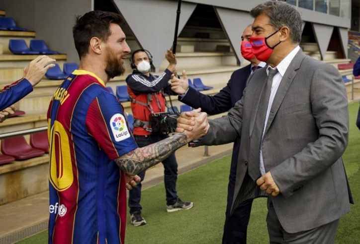 Huyền thoại Barca buộc tội 'kẻ nói dối' vụ Messi ra đi