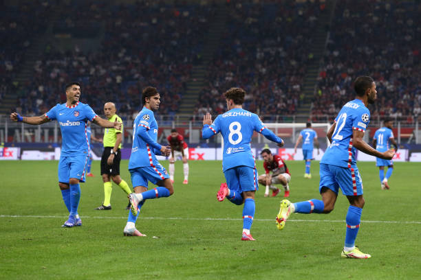Video bàn thắng AC Milan 1-2 Atletico Madrid: Cầm vàng lại để vàng rơi