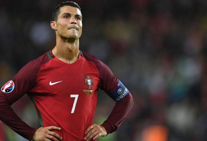 VIDEO: Sự thật đằng sau việc Ronaldo bị hắt hủi tại ĐT Bồ Đào Nha
