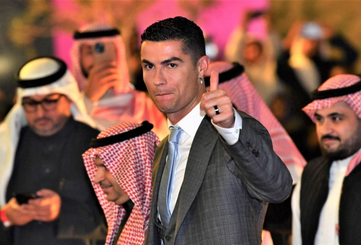 FA vào cuộc, Ronaldo 'báo hại' Al Nassr bằng án phạt hy hữu trong lịch sử