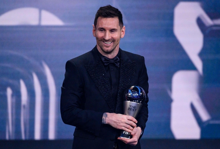 'Ronaldo béo' phản ứng bất ngờ khi Messi giành giải FIFA The Best