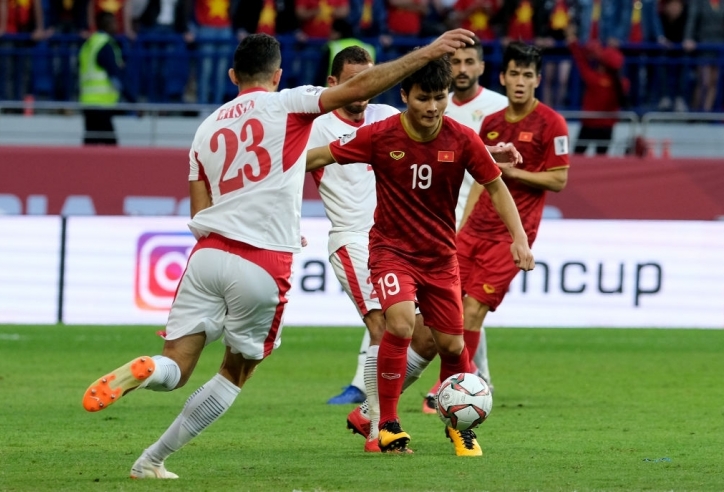 Đội hình chính thức Việt Nam vs UAE: Văn Toàn dự bị!