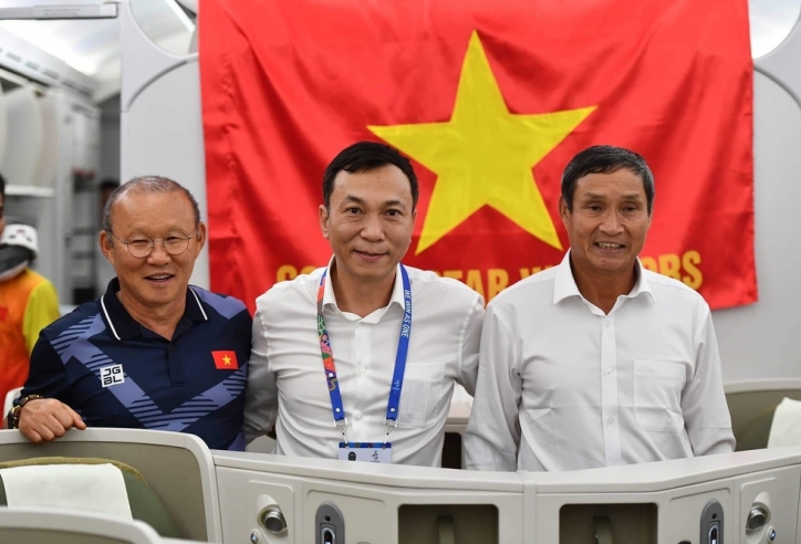 AFC cho ĐTQG Việt Nam hưởng 'đặc cách' để giữ nguyên HLV trưởng, FIFA không đồng ý?