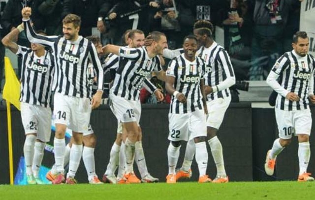 Video bàn thắng: Juventus 3-0 AS Roma (Vòng 18 - Serie A)