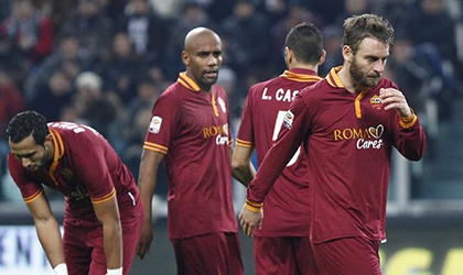 Juventus kết thúc chuỗi trận bất bại của AS Roma, độc chiếm ngôi đầu