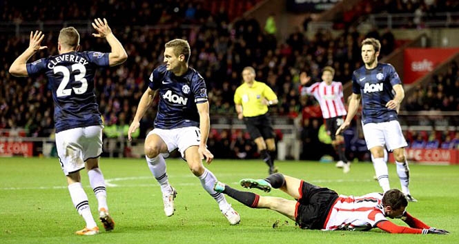 Sunderland 2-1 Man Utd: Tội đồ Ryan Giggs