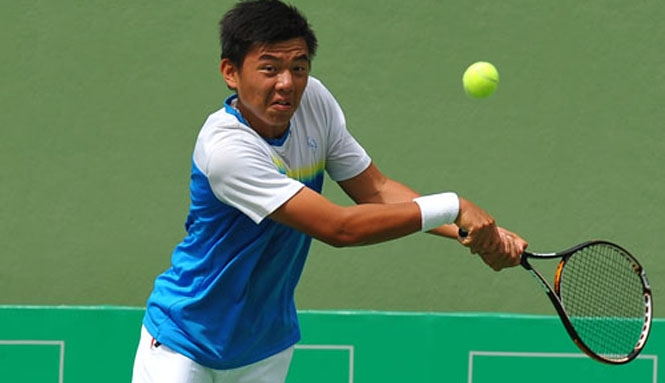 Đánh bại tay vợt Mỹ, Lý Hoàng Nam vào vòng 3 giải Coffee Bowl