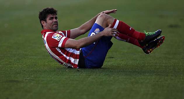 Video bóng đá: Chủ động ăn vạ Diego Costa mất cơ hội đối mặt thủ môn