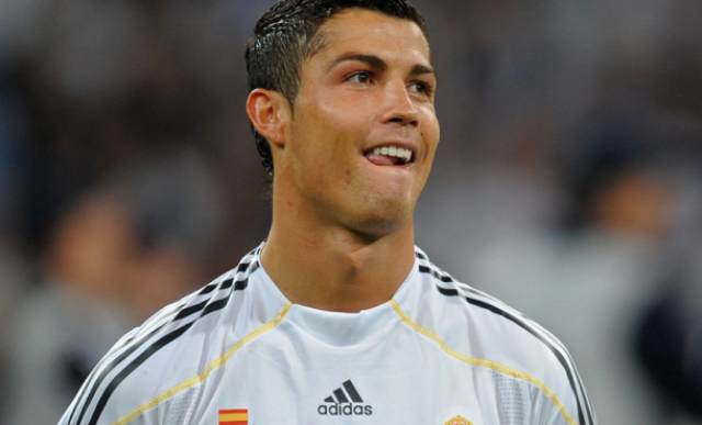Video bóng đá: Ronaldo vô duyên trước khung thành Osasuna