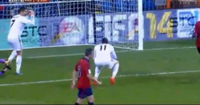 Gareth Bale mất oan bàn thắng vì Ronaldo
