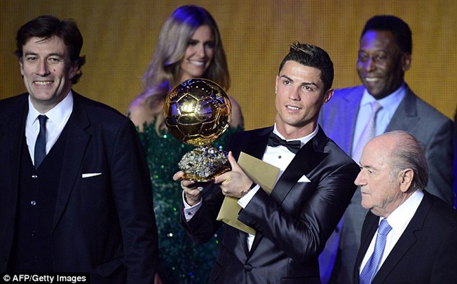 Quả bóng vàng FIFA 2013: Nhà báo Anh Ngọc và ĐTVN không bầu cho Ronaldo