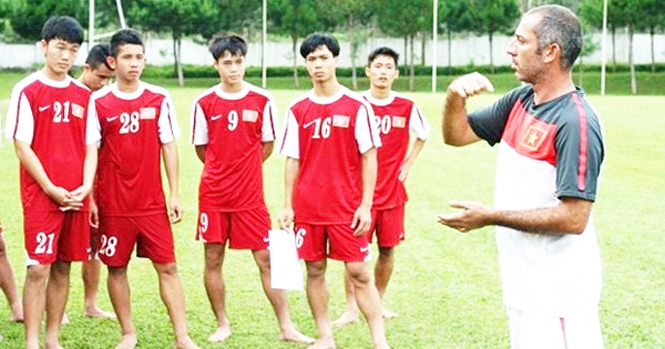 Không có chuyện ‘Thầy Giôm’ thôi dẫn dắt U19 Việt Nam
