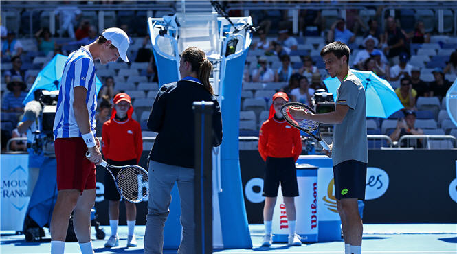 Video tennis: Những hình ảnh ấn tượng nhất trong ngày thi đấu thứ 5 (Australian Open 2014)