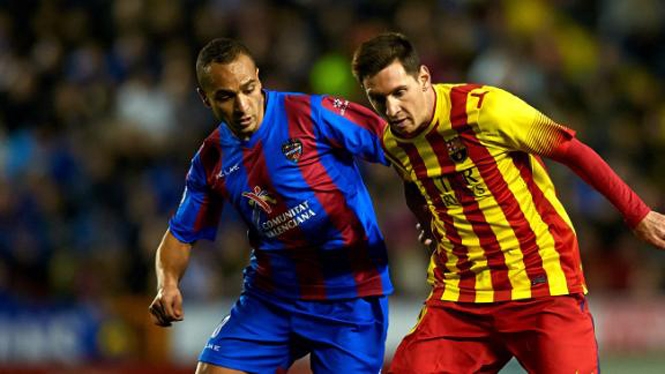 Pha bỏ lỡ cơ hội khó hiểu của Messi và Xavi khiến Barca bị cầm hòa