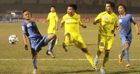 Sông Lam Nghệ An thua Thanh Hóa 1 - 2: 'Địa chấn' trên sân Vinh