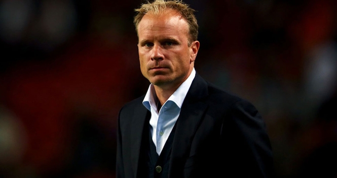 Dennis Bergkamp trước cơ hội trở lại Anh dẫn dắt Swansea