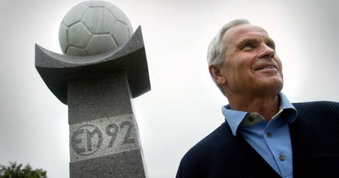 HLV dẫn dắt ĐT Đan Mạch vô địch EURO 1992 ra đi