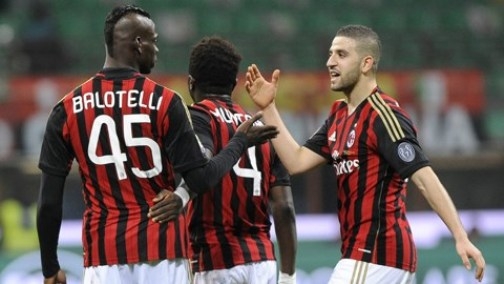 Balotelli lập siêu phẩm, AC Milan trở lại mạch thắng