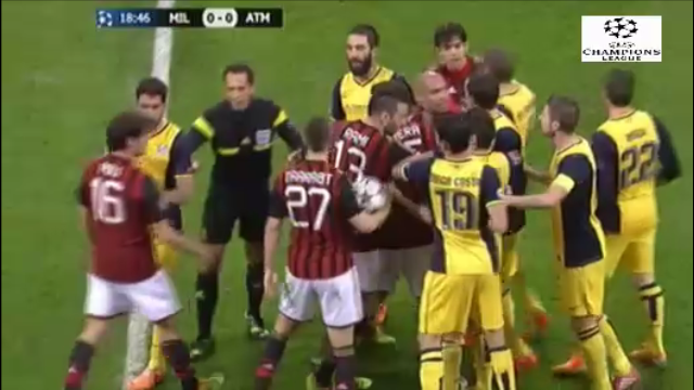 Video bóng đá: Tình huống cầu thủ Milan - Atletico không giữ được bình tĩnh