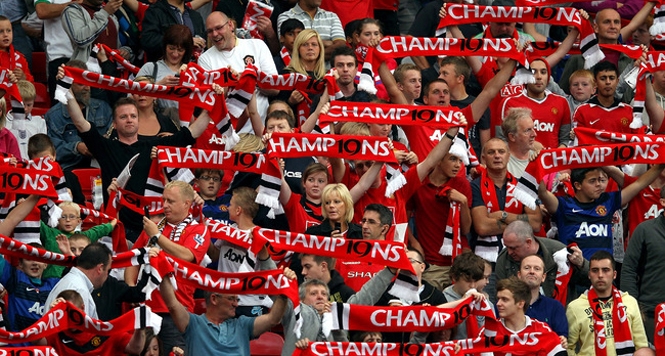 Man Utd “ép” khán giả phải mua vé trận Olympiakos