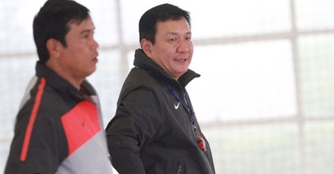 HLV Hoàng Văn Phúc sẽ quyết định tương lai sau trận đấu với Hồng Kông