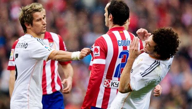 Pepe ăn vạ nực cười ở derby thành Madrid