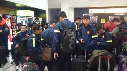 U19 Việt Nam được Arsenal đón tiếp chu đáo khi đến London