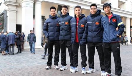 U19 Việt Nam hào hứng khi tham quan thủ đô London