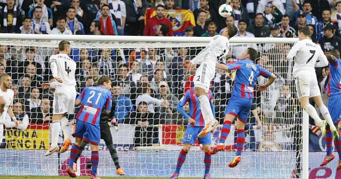 Sau vòng 27 La Liga: Real Madrid cho Atletico và Barca 'ngửi khói'