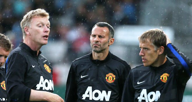 Ryan Giggs chỉ trích Moyes, nội bộ MU tiếp tục nổi sóng