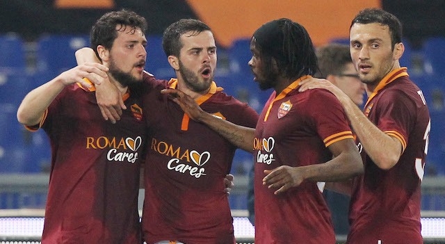 Video bàn thắng: Chievo 0-2 Roma (Vòng 29 - VĐQG Italia)