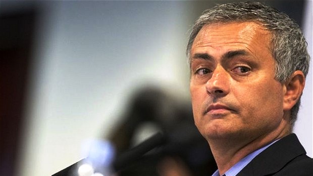 Mourinho hứa làm từ thiện nếu Chelsea vô địch