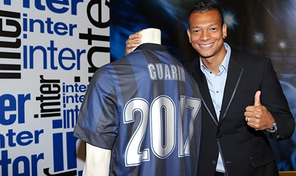 Guarin chính thức gia hạn hợp đồng với Inter