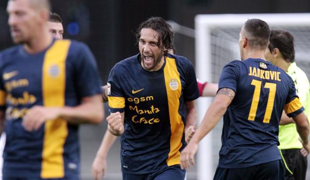 Video bàn thắng: Verona 3-0 Genoa (VĐQG Italia 2013/14)