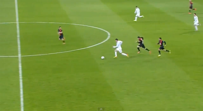 Video bóng đá: Pha solo hơn 70m ghi bàn của Gareth Bale